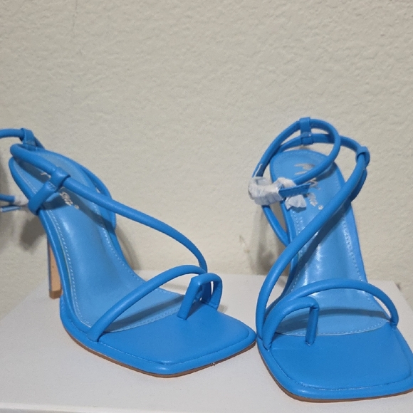 Shoes - Blue Strappy Heeled Sandals